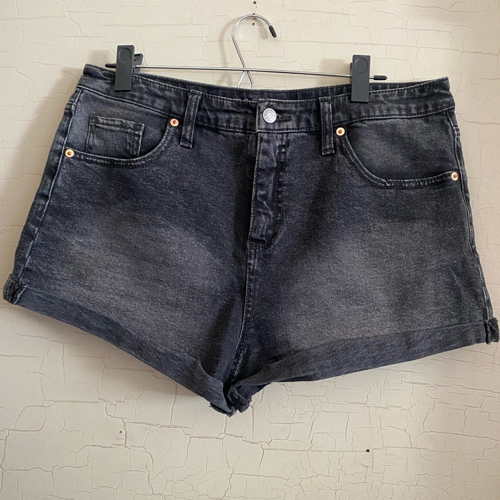 Wild Fable High Rise Shorts Size 14